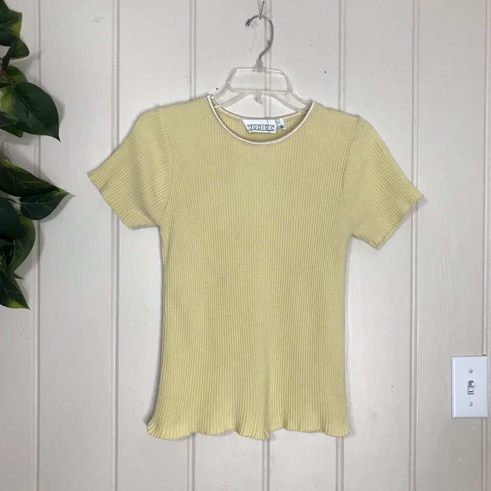 Ladies Studio C Yellow Ribbed Sweater Blouse
Ladies Small 4 - 6
100% Cotton
S… - Picture 10 of 12